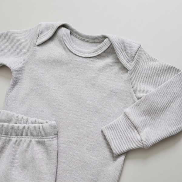 enxoval para bebe lista de enxoval maternidade dicas de maternidade mamae de primeira viagem recem nasciso puerperio amamentacao duvidas sobre maternidade gravidez parto cesaria parto natural dicas para o sono do bebe dicas de amamentacao primeiros passos do bebe macacão infantil, macacão bebe, malha 100% algodão, verão, baby, site confiável, primavera verão, peças infantis, moda infantil, roupa de criança, conjunto body manga curta infantil, unissex, le coeur, minimalista, Roupas de bebê, Roupas infantis, Moda bebê, Roupas para recém-nascido, loja de bebê online, Conjuntos de bebê, Roupa de bebê a preço acessível, Roupas de bebê em promoção, Roupas de bebê para o verão, Conjuntos de roupas de bebê, Roupas de bebê meia estação, Roupa que cresce junto com o bebê, calça para bebê, Macacão para bebê Camiseta bebê, Roupas de bebê Fáceis de trocar, Body bebê, Calça bebê, macacão com pezinho, Saída de maternidade, Roupa de bebê para sair da maternidade, Roupa para neném, Peças para neném maternidade sapatinho de bebe mantinha de bebe roupa de bebe menino roupa de bebe menina touca para bebe gorro para bebe pecas para aquecer o bebe inverno roupas de inverno para bebe o que levar na bolsa da maternidade o que o bebe mais usa nos primeiros dias leite materno amamentação doula dicas de amamentacao como amamentar dor pra amamentar meias para bebe mantas para bebe saida de maternidade sapatinhos de bebe enxoval bebe bolsa de bebe cha revelacao ideia de cha revelacao meia bebe touca bebe manta bebe sapatinho bebe