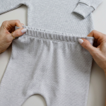 enxoval para bebe lista de enxoval maternidade dicas de maternidade mamae de primeira viagem recem nasciso puerperio amamentacao duvidas sobre maternidade gravidez parto cesaria parto natural dicas para o sono do bebe dicas de amamentacao primeiros passos do bebe macacão infantil, macacão bebe, malha 100% algodão, verão, baby, site confiável, primavera verão, peças infantis, moda infantil, roupa de criança, conjunto body manga curta infantil, unissex, le coeur, minimalista, Roupas de bebê, Roupas infantis, Moda bebê, Roupas para recém-nascido, loja de bebê online, Conjuntos de bebê, Roupa de bebê a preço acessível, Roupas de bebê em promoção, Roupas de bebê para o verão, Conjuntos de roupas de bebê, Roupas de bebê meia estação, Roupa que cresce junto com o bebê, calça para bebê, Macacão para bebê Camiseta bebê, Roupas de bebê Fáceis de trocar, Body bebê, Calça bebê, macacão com pezinho, Saída de maternidade, Roupa de bebê para sair da maternidade, Roupa para neném, Peças para neném maternidade sapatinho de bebe mantinha de bebe roupa de bebe menino roupa de bebe menina touca para bebe gorro para bebe pecas para aquecer o bebe inverno roupas de inverno para bebe o que levar na bolsa da maternidade o que o bebe mais usa nos primeiros dias leite materno amamentação doula dicas de amamentacao como amamentar dor pra amamentar meias para bebe mantas para bebe saida de maternidade sapatinhos de bebe enxoval bebe bolsa de bebe cha revelacao ideia de cha revelacao meia bebe touca bebe manta bebe sapatinho bebe