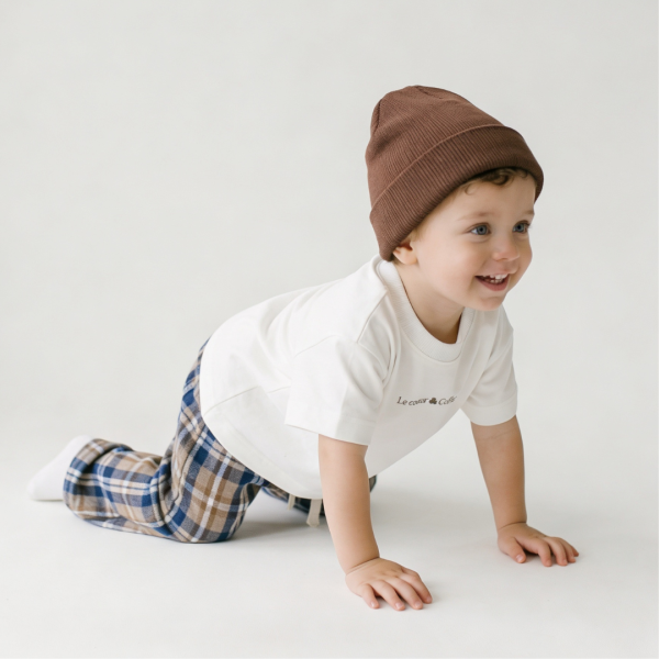 enxoval para bebê, lista de enxoval maternidade, dicas de maternidade, mamãe de primeira viagem, recém-nascido, puerpério, amamentação, dúvidas sobre maternidade, gravidez, parto, cesárea, parto natural, dicas para o sono do bebê, primeiros passos do bebê, macacão infantil, macacão bebê, malha 100% algodão, verão, primavera verão, baby, site confiável, peças infantis, moda infantil, roupa de criança, conjunto body manga curta infantil, unissex, Le Coeur, minimalista, roupas de bebê, roupas infantis, moda bebê, roupas para recém-nascido, loja de bebê online, conjuntos de bebê, roupa de bebê a preço acessível, roupas de bebê em promoção, roupas de bebê para o verão, conjuntos de roupas de bebê, roupas de bebê meia estação, roupa que cresce junto com o bebê, calça para bebê, macacão para bebê, camiseta bebê, roupas de bebê fáceis de trocar, body bebê, calça bebê, macacão com pezinho, saída de maternidade, roupa de bebê para sair da maternidade, roupa para neném, peças para neném maternidade, sapatinho de bebê, mantinha de bebê, roupa de bebê menino, roupa de bebê menina, touca para bebê, gorro para bebê, peças para aquecer o bebê, inverno, roupas de inverno para bebê, kit maternidade, enxoval bebê completo, kit body e calça bebê, kit saída de maternidade, kit roupas de recém-nascido, calça bebê suedine algodão, roupa de bebê confortável, enxoval bebê, roupas infantis, roupas para bebês preço, calça bebê, roupas personalizadas, roupas de maternidade, roupas de bebê confortáveis, calça de bebê unissex, ideias para mesversário, dicas de amamentação, quarto de bebê, decoração para quarto de bebê, malha leve e respirável, feito em algodão, confortável, maciez, moderna e estilosa, peças meia estação, enxoval completo para bebê, o que levar na mala da maternidade, lista enxoval maternidade atualizada, enxoval prático para recém-nascido, itens essenciais do enxoval, enxoval para mamãe e bebê, bolsa maternidade organizada, maternidade real, maternidade leve, maternidade na prática, dicas para mamães de primeira viagem, cuidados com o bebê recém-nascido, o que comprar antes do nascimento, roupinhas para maternidade, enxoval minimalista, enxoval sustentável para bebê, roupas fresquinhas para bebê, moda bebê verão, roupa leve para dias quentes, conjuntinho de verão bebê, roupas de bebê respiráveis, tecidos leves para o calor, roupas de bebê para meia-estação, looks de verão para bebê, conforto térmico para o bebê, roupa de bebê para clima quente, kit verão bebê, looks básicos de verão, roupas de bebê para passear, roupas de bebê para o dia a dia, roupas de bebê 100% algodão, algodão macio para bebê, roupas de bebê hipoalergênicas, tecidos naturais para bebê, roupas sem poliéster, malha respirável para bebê, roupas seguras para a pele do bebê, conforto e maciez para o bebê, roupas que não irritam a pele, roupas duráveis e confortáveis, roupas que acompanham o crescimento, qualidade premium infantil, roupas com toque suave, body de algodão para bebê, body manga curta bebê verão, calça bebê algodão, macacão leve para recém-nascido, conjunto bebê minimalista, roupas básicas para bebê, roupas neutras unissex, roupinhas para bebê menino e menina, kit body e calça bebê, kit roupas para recém-nascido, saída maternidade algodão, roupas práticas para trocar, roupas para o enxoval do bebê, roupas para dormir o bebê, pijaminha bebê, roupa para o bebê dormir confortável, amor em cada detalhe, feito com carinho para o bebê, cada fase com conforto, roupas para momentos especiais, estilo minimalista infantil, conforto que abraça, roupas que acompanham o crescimento, moda infantil afetiva, roupas pensadas para o dia a dia da mamãe.