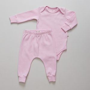 enxoval para bebe lista de enxoval maternidade dicas de maternidade mamae de primeira viagem recem nasciso puerperio amamentacao duvidas sobre maternidade gravidez parto cesaria parto natural dicas para o sono do bebe dicas de amamentacao primeiros passos do bebe macacão infantil, macacão bebe, malha 100% algodão, verão, baby, site confiável, primavera verão, peças infantis, moda infantil, roupa de criança, conjunto body manga curta infantil, unissex, le coeur, minimalista, Roupas de bebê, Roupas infantis, Moda bebê, Roupas para recém-nascido, loja de bebê online, Conjuntos de bebê, Roupa de bebê a preço acessível, Roupas de bebê em promoção, Roupas de bebê para o verão, Conjuntos de roupas de bebê, Roupas de bebê meia estação, Roupa que cresce junto com o bebê, calça para bebê, Macacão para bebê Camiseta bebê, Roupas de bebê Fáceis de trocar, Body bebê, Calça bebê, macacão com pezinho, Saída de maternidade, Roupa de bebê para sair da maternidade, Roupa para neném, Peças para neném maternidade sapatinho de bebe mantinha de bebe roupa de bebe menino roupa de bebe menina touca para bebe gorro para bebe pecas para aquecer o bebe inverno roupas de inverno para bebe o que levar na bolsa da maternidade o que o bebe mais usa nos primeiros dias leite materno amamentação doula dicas de amamentacao como amamentar dor pra amamentar meias para bebe mantas para bebe saida de maternidade sapatinhos de bebe enxoval bebe bolsa de bebe cha revelacao ideia de cha revelacao meia bebe touca bebe manta bebe sapatinho bebe