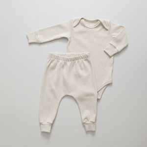 enxoval para bebe lista de enxoval maternidade dicas de maternidade mamae de primeira viagem recem nasciso puerperio amamentacao duvidas sobre maternidade gravidez parto cesaria parto natural dicas para o sono do bebe dicas de amamentacao primeiros passos do bebe macacão infantil, macacão bebe, malha 100% algodão, verão, baby, site confiável, primavera verão, peças infantis, moda infantil, roupa de criança, conjunto body manga curta infantil, unissex, le coeur, minimalista, Roupas de bebê, Roupas infantis, Moda bebê, Roupas para recém-nascido, loja de bebê online, Conjuntos de bebê, Roupa de bebê a preço acessível, Roupas de bebê em promoção, Roupas de bebê para o verão, Conjuntos de roupas de bebê, Roupas de bebê meia estação, Roupa que cresce junto com o bebê, calça para bebê, Macacão para bebê Camiseta bebê, Roupas de bebê Fáceis de trocar, Body bebê, Calça bebê, macacão com pezinho, Saída de maternidade, Roupa de bebê para sair da maternidade, Roupa para neném, Peças para neném maternidade sapatinho de bebe mantinha de bebe roupa de bebe menino roupa de bebe menina touca para bebe gorro para bebe pecas para aquecer o bebe inverno roupas de inverno para bebe o que levar na bolsa da maternidade o que o bebe mais usa nos primeiros dias leite materno amamentação doula dicas de amamentacao como amamentar dor pra amamentar meias para bebe mantas para bebe saida de maternidade sapatinhos de bebe enxoval bebe bolsa de bebe cha revelacao ideia de cha revelacao meia bebe touca bebe manta bebe sapatinho bebe
