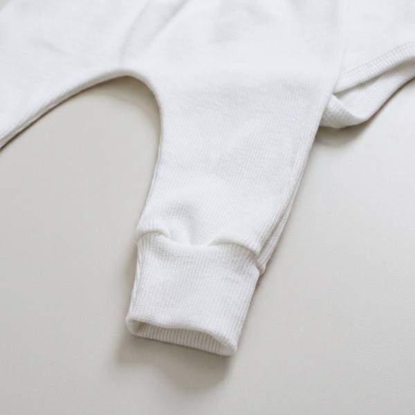 enxoval para bebe lista de enxoval maternidade dicas de maternidade mamae de primeira viagem recem nasciso puerperio amamentacao duvidas sobre maternidade gravidez parto cesaria parto natural dicas para o sono do bebe dicas de amamentacao primeiros passos do bebe macacão infantil, macacão bebe, malha 100% algodão, verão, baby, site confiável, primavera verão, peças infantis, moda infantil, roupa de criança, conjunto body manga curta infantil, unissex, le coeur, minimalista, Roupas de bebê, Roupas infantis, Moda bebê, Roupas para recém-nascido, loja de bebê online, Conjuntos de bebê, Roupa de bebê a preço acessível, Roupas de bebê em promoção, Roupas de bebê para o verão, Conjuntos de roupas de bebê, Roupas de bebê meia estação, Roupa que cresce junto com o bebê, calça para bebê, Macacão para bebê Camiseta bebê, Roupas de bebê Fáceis de trocar, Body bebê, Calça bebê, macacão com pezinho, Saída de maternidade, Roupa de bebê para sair da maternidade, Roupa para neném, Peças para neném maternidade sapatinho de bebe mantinha de bebe roupa de bebe menino roupa de bebe menina touca para bebe gorro para bebe pecas para aquecer o bebe inverno roupas de inverno para bebe o que levar na bolsa da maternidade o que o bebe mais usa nos primeiros dias leite materno amamentação doula dicas de amamentacao como amamentar dor pra amamentar meias para bebe mantas para bebe saida de maternidade sapatinhos de bebe enxoval bebe bolsa de bebe cha revelacao ideia de cha revelacao meia bebe touca bebe manta bebe sapatinho bebe