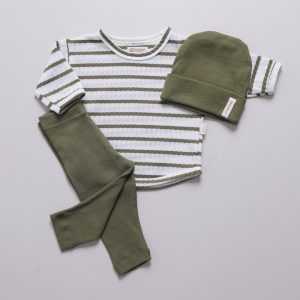 look Infantil Completo com Camiseta longa Tricot, Calça Canelada e Touca