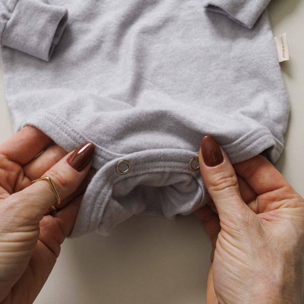 enxoval para bebe lista de enxoval maternidade dicas de maternidade mamae de primeira viagem recem nasciso puerperio amamentacao duvidas sobre maternidade gravidez parto cesaria parto natural dicas para o sono do bebe dicas de amamentacao primeiros passos do bebe macacão infantil, macacão bebe, malha 100% algodão, verão, baby, site confiável, primavera verão, peças infantis, moda infantil, roupa de criança, conjunto body manga curta infantil, unissex, le coeur, minimalista, Roupas de bebê, Roupas infantis, Moda bebê, Roupas para recém-nascido, loja de bebê online, Conjuntos de bebê, Roupa de bebê a preço acessível, Roupas de bebê em promoção, Roupas de bebê para o verão, Conjuntos de roupas de bebê, Roupas de bebê meia estação, Roupa que cresce junto com o bebê, calça para bebê, Macacão para bebê Camiseta bebê, Roupas de bebê Fáceis de trocar, Body bebê, Calça bebê, macacão com pezinho, Saída de maternidade, Roupa de bebê para sair da maternidade, Roupa para neném, Peças para neném maternidade sapatinho de bebe mantinha de bebe roupa de bebe menino roupa de bebe menina touca para bebe gorro para bebe pecas para aquecer o bebe inverno roupas de inverno para bebe